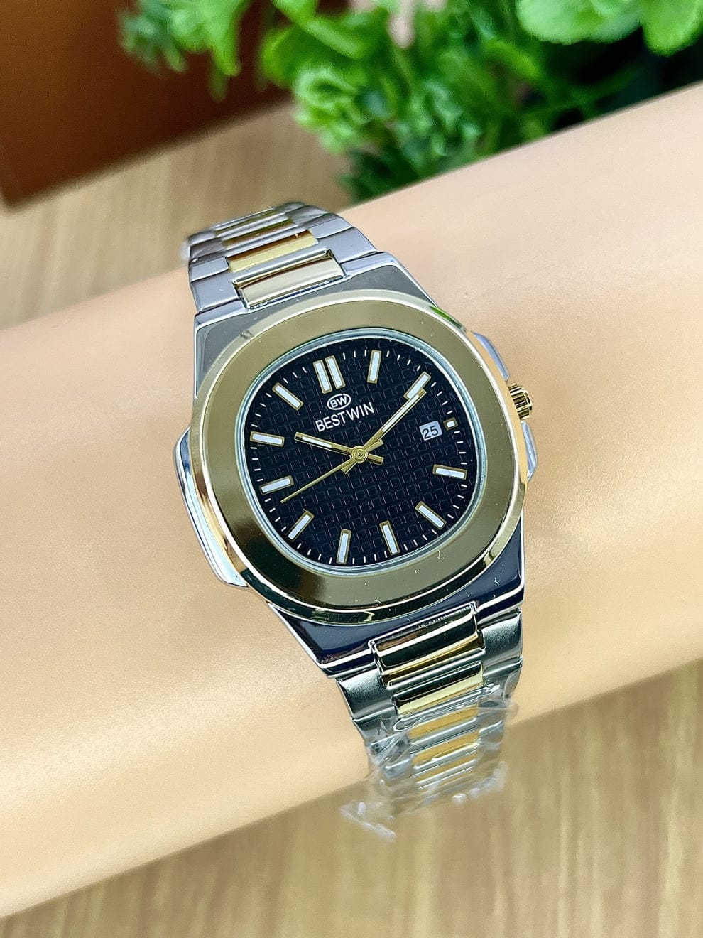 Best Win Classic Two-Tone with Black Dial